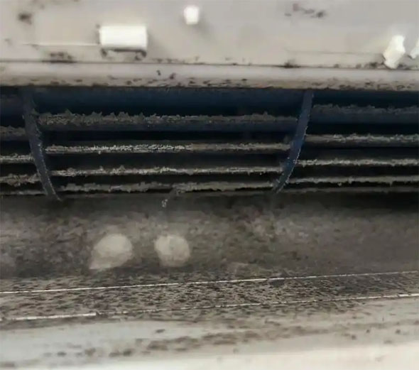 黄山空调吹的风有股烧焦味是怎么回事